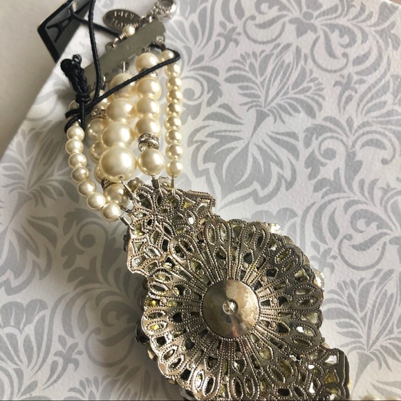 Haute Bride B628 Pearl Bracelet - Picture 2 of 5